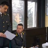 La Guardia di Finanza scopre sette lavoratori in nero in tre attività commerciali. Sanzioni per 50mila euro La Guardia di Finanza scopre sette lavoratori in nero in tre attività commerciali. Sanzioni per 50mila euro