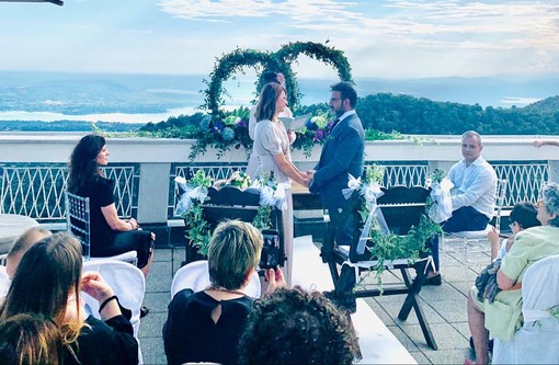 Matrimonio a sorpresa al Sacro Monte: una bellissima storia che è un inno alla speranza