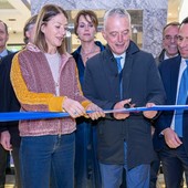 La vicesindaca di Varese Ivana Perusin con i vertici di Zurich Bank e GPM Emmepi al taglio del nastro della nuova sede. Nella galleria fotografica a fondo articolo, altri scatti della serata