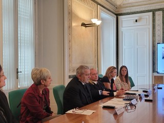 Il tavolo a Villa Recalcati durante la presentazione Il tavolo a Villa Recalcati durante la presentazione