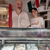 Paolo e Anita nella gelateria Gioria di piazza Carducci a Varese Paolo e Anita nella gelateria Gioria di piazza Carducci a Varese