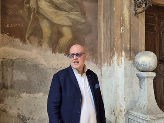 Antonio Triveri nella sua Azzate, dove vive una seconda vita in Comune come assessore ai Lavori Pubblici, edilizia privata, urbanistica, PGT e promozione turistica