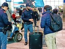 Ruba il trolley a un passeggero a Malpensa, trentacinquenne in manette