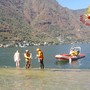 Si tuffa nel lago di Como e non riemerge: ricerche in corso Si tuffa nel lago di Como e non riemerge: ricerche in corso