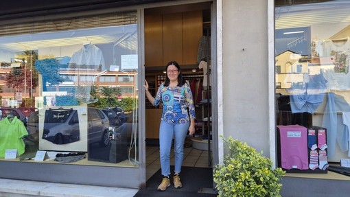 L'ultima protagonista di una storia che in viale Borri continua da settant'anni: ecco Luana Aimar davanti al suo negozio L'ultima protagonista di una storia che in viale Borri continua da settant'anni: ecco Luana Aimar davanti al suo negozio