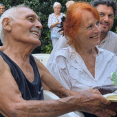 Novant'anni di vita da Negus, inimitabili e inscalfibili, festeggiati da tutta Cazzago davanti a una sacher Novant'anni di vita da Negus, inimitabili e inscalfibili, festeggiati da tutta Cazzago davanti a una sacher