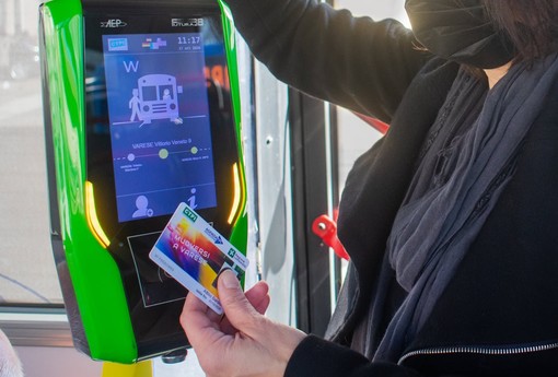 La replica di Autolinee Varesine:«Biglietti cartacei al momento non rimborsabili. A dicembre valuteremo»