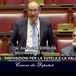 Ferrara (M5S): «Centri storici, la Lega vuole salvare le botteghe, ma senza mettere un euro»