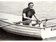 Gigi Riva in barca a Reno, a Leggiuno, nel 1969 (foto da La Varese Nascosta)