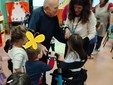 L'iniziativa di Gavirate "Adotta un nonno", protagonisti i bimbi della materna di Voltorre e gli ospiti della casa di riposo Bernacchi
