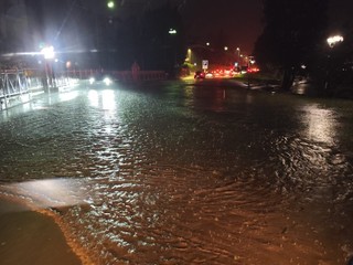 Le strade del Varesotto nelle prime ore di lunedì (foto da Autolinee Varesine) Le strade del Varesotto nelle prime ore di lunedì (foto da Autolinee Varesine)