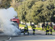 L'intervento dei vigili del fuoco in una foto pubblicata sul gruppo Facebook "Sei di Laveno se..."