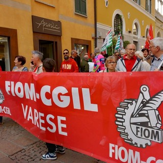 Il corteo del Primo Maggio a Varese (alcune di queste foto sono prese dalla pagina Facebook Cgil Varese)