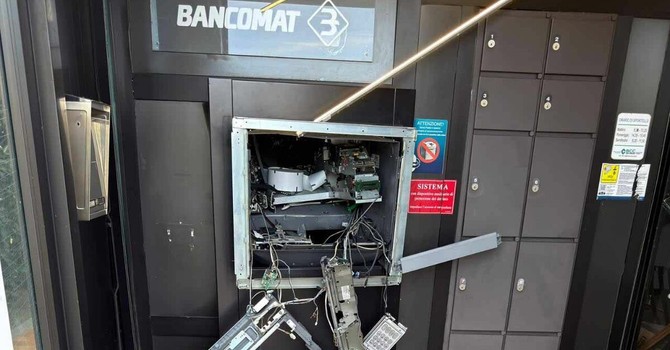 I danni alla filiale Bcc di Bodio Lomnago I danni alla filiale Bcc di Bodio Lomnago
