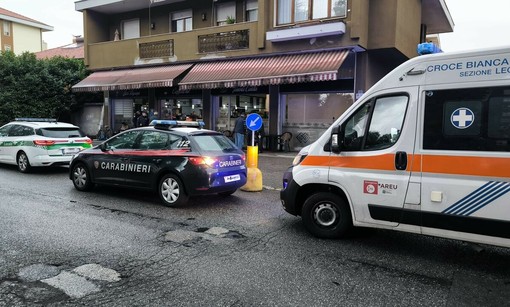 Lite degenerata all'interno di un bar di viale Repubblica a Busto, spunta anche un coltello