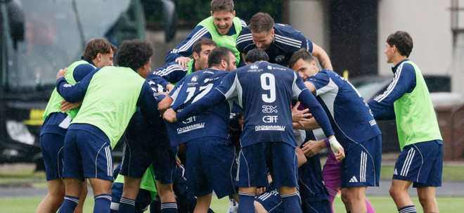 Il gruppo Varesina dopo la salvezza a Castellanza: nessuno ha valorizzato i giovani meglio del club rossoblù in Italia (foto Enrico Scaringi) Il gruppo Varesina dopo la salvezza a Castellanza: nessuno ha valorizzato i giovani meglio del club rossoblù in Italia (foto Enrico Scaringi)
