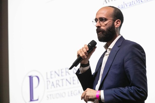 Memecoin, Consob e nuove regole, cosa insegna il caso Corona secondo l’avvocato Salvatore Luciano Furnari