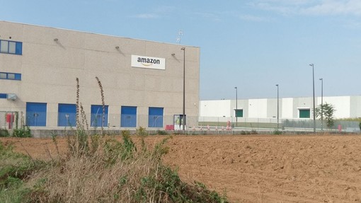 Lo stabilimento di Amazon a Origgio