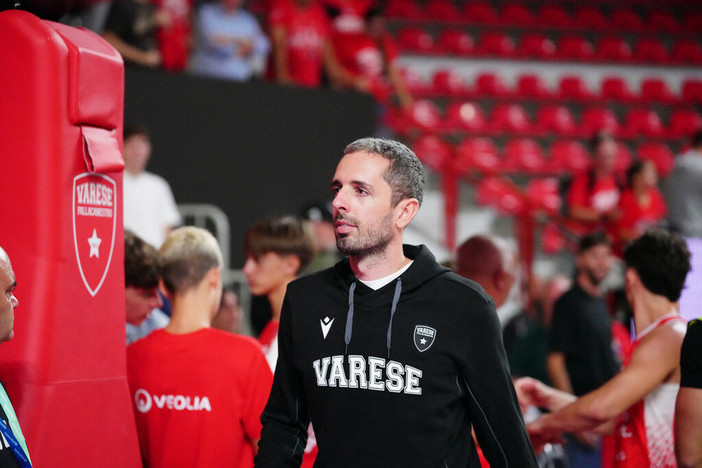 Nuovo stop per Della Valle: «Lesione di secondo grado al bicipite femorale della gamba destra» Nuovo stop per Della Valle: «Lesione di secondo grado al bicipite femorale della gamba destra»