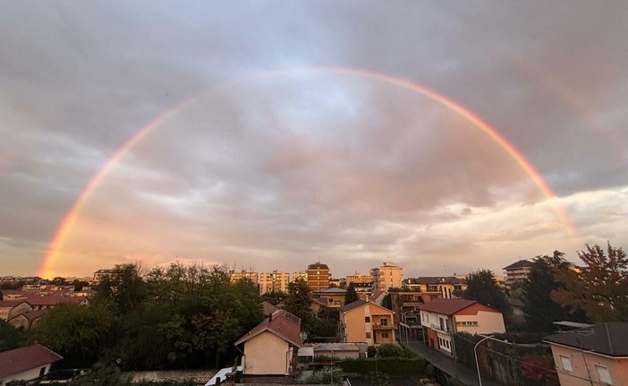 Fotonotizia - Arcobaleno superstar, spettacolo nel cielo di Busto
