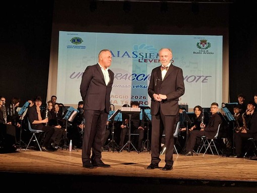 Franco Castiglioni e Marco Colombo sul palco del Teatro Manzoni Franco Castiglioni e Marco Colombo sul palco del Teatro Manzoni