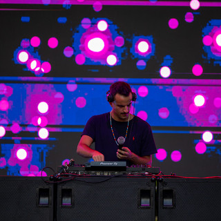 Dj Dos, nome d'arte di Fillippo degli Abbati, ha animato con la sua musica la serata di ieri alla Schiranna