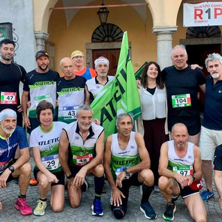 Un gruppo di partecipanti alla "Orino-Pian delle Noci" Un gruppo di partecipanti alla "Orino-Pian delle Noci"