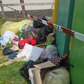 Un episodio del recente passato di abbandono rifiuti sul territorio comunale di Arcisate Un episodio del recente passato di abbandono rifiuti sul territorio comunale di Arcisate