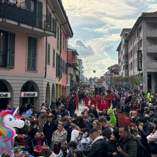 Il Carnevale 2026 per le vie del centro di Besozzo