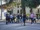 Il Centro Divers'età di Besozzo compie 30 anni e via Zangrilli si trasforma in pista da ballo
