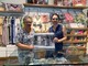 Teresita e Silvia Laudi nel loro negozio di via XXV Aprile a Besozzo