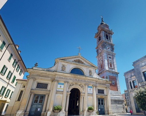 La basilica di San Vittore a Varese La basilica di San Vittore a Varese