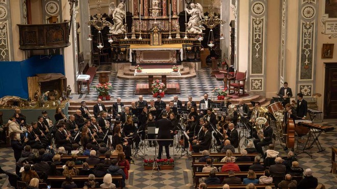 La Filarmonica di Besozzo impegnata in un concerto La Filarmonica di Besozzo impegnata in un concerto