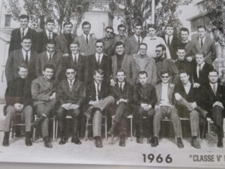 Foto di classe della 5B Geometri del Daverio nel 1966 Foto di classe della 5B Geometri del Daverio nel 1966