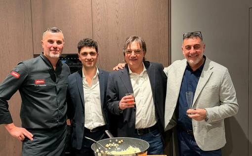 Alcune immagini dell'inaugurazione del nuovo negozio di arredamento di Besozzo QiCasa