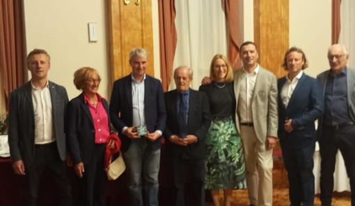 Alcune immagini della serata al Palace Hotel di Varese dedicata agli 80 anni del Saponificio Varesino Alcune immagini della serata al Palace Hotel di Varese dedicata agli 80 anni del Saponificio Varesino