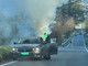 Auto in fiamme in via Masaccio sulla Sp35 tra Bardello e Malgesso (foto del Comune)