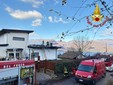 I vigili del fuoco al lavoro a Brezzo di Bedero I vigili del fuoco al lavoro a Brezzo di Bedero