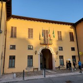 (il palazzo comunale di Besozzo)