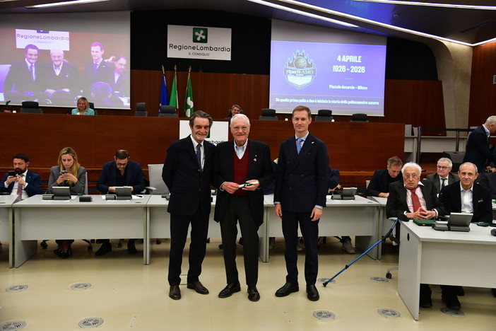 Cerimonia in Regione per i cento anno del basket azzurro. Riconoscimento anche per Bulgheroni Cerimonia in Regione per i cento anno del basket azzurro. Riconoscimento anche per Bulgheroni