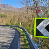 Nuova segnaletica sulla statale tra Besano e Bisuschio (foto dalla pagina Fb del sindaco Mulas)