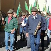Una foto d'archivio di una manifestazione degli alpini di Bogno di alcuni anni fa Una foto d'archivio di una manifestazione degli alpini di Bogno di alcuni anni fa