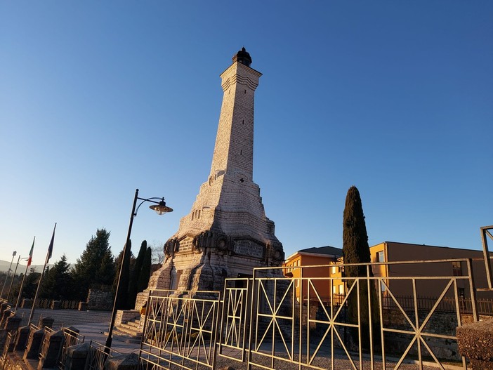 Il Faro di Besozzo dove farà tappa la camminata contro la violenza sulle donne Il Faro di Besozzo dove farà tappa la camminata contro la violenza sulle donne