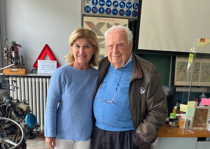 La signora Maria con il ragionier Giancarlo Colombo