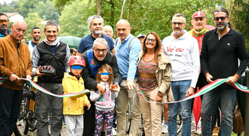 L'inaugurazione del nuovo tratto di pista ciclopedonale a Besozzo (foto di Angela Garro) L'inaugurazione del nuovo tratto di pista ciclopedonale a Besozzo (foto di Angela Garro)