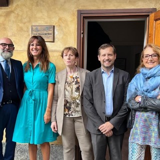 L'assessore regionale Lucchini visita la Casa della Nutrisce di Varese: «In un anno ha dato assistenza e protezione a 363 donne»