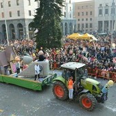 Oggi il Carnevale a Varese. Occhio alle strade chiuse Oggi il Carnevale a Varese. Occhio alle strade chiuse