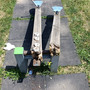 Il vandalismo compiuto al parco di Clivio (foto dalla pagina Facebook del Comune)