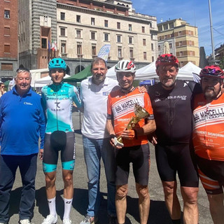 Il ciclismo fa festa nel centro di Varese