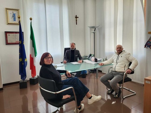 La giunta comunale di Caravate con il sindaco Tardugno, la vice Azzimonti e l'assessore Rosnati